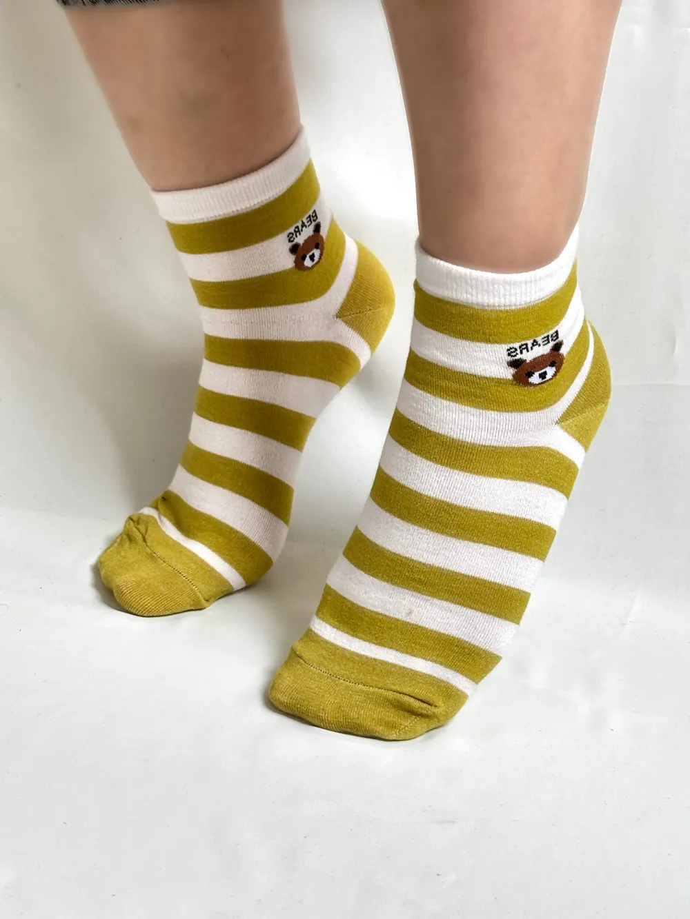 جوراب نیم‌ساق زنانه راه راه طرح تدی زرد