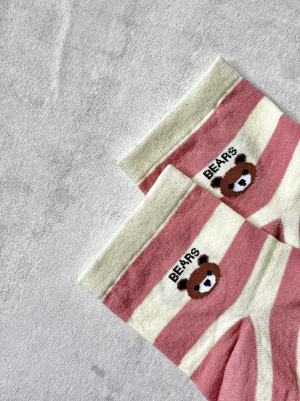 بافت جوراب نیم‌ساق زنانه راه راه طرح تدی